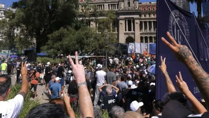 Court ruling in Buenos Aires allows implementation of labor reform measures. Photo: EFE