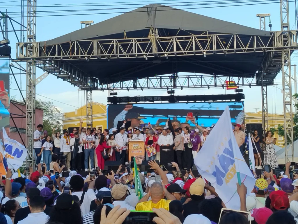 Iván Cepeda Barranquilla rally Barrio Abajo presidential campaign Pacto Histórico anti-corruption speech supporters unions