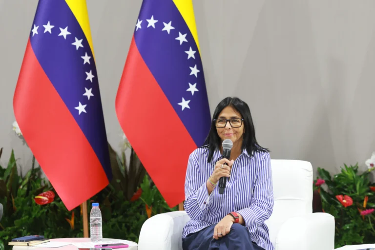 During the 70th anniversary of the care center, Delcy Rodríguez noted the progress of health infrastructure. Photo: Venezuelan Presidential Press.