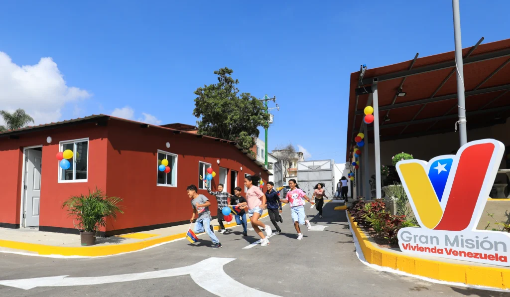 Venezuela Marks 15 Years of Housing Mission with 428 New Homes Delivered