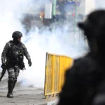 State security forces used chemical agents to prevent the movement of trade unions and peasant organizations towards the government palace. Photo: EFE.