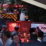Emergency teams, firefighters and security forces were deployed in the area immediately after the accident. Photo: EFE.