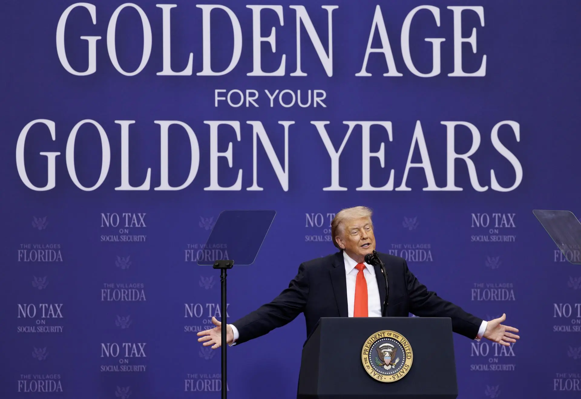 Trump Threatens Again Cuba in Florida Rally, After Expands Sanctions