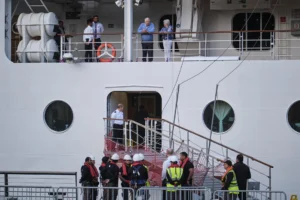The French health authorities clarified that the outbreak of acute gastroenteritis is not related to the Andean hantavirus or the cases recently detected on the ship MV Hondius. Photo: EFE.