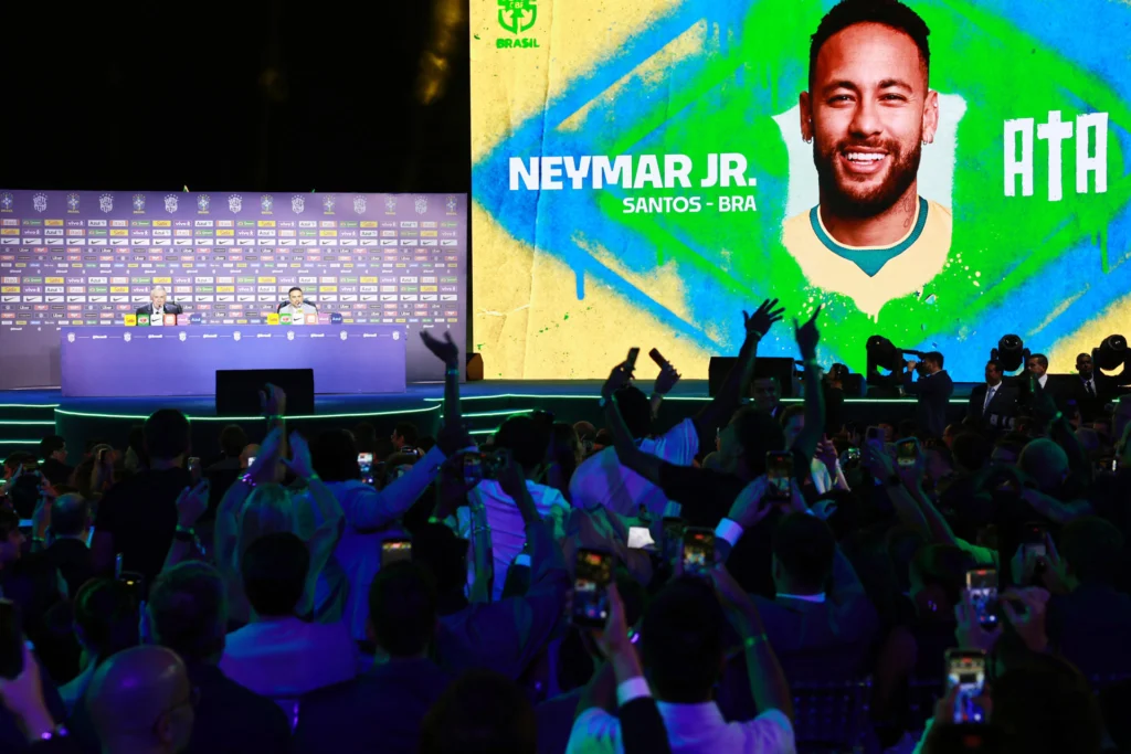 Neymar da Silva Santos Jr., after more than two and a half years of absence, was called by the Italian Carlo Ancelotti to lead the Brazilian team for the World Cup. Photo: EFE.