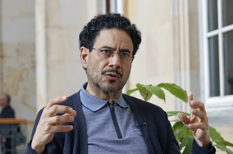 Concerns grow over voter coercion and violence ahead of Colombia’s presidential election. Photo: EFE