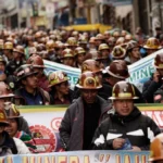 Mining mobilization responds to a critical situation marked by fuel shortages, the shortage of explosive material and delays in releasing new areas for exploitation. Photo: EFE.