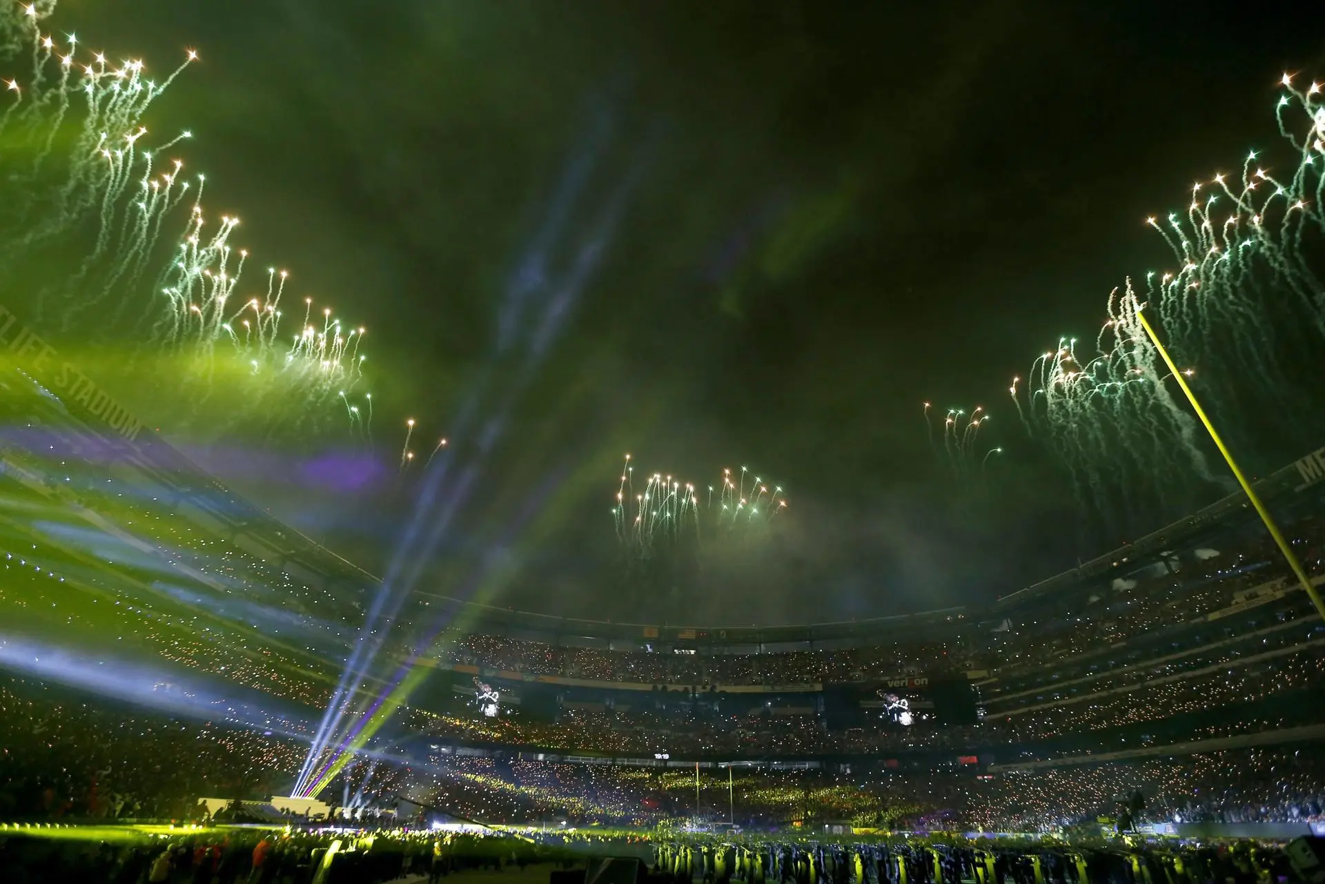 A file photo shows fireworks display at the the MetLife Stadium in East Rutherford, New Jersey, which is set to host the 2026 World Cup final. Photo: EFE.