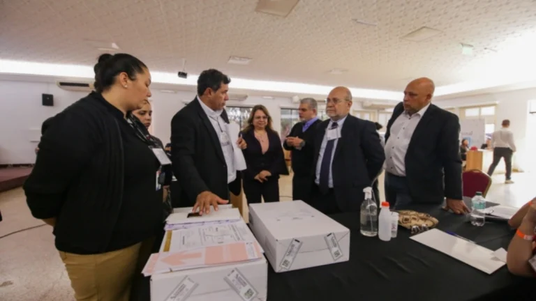 Paraguay Opposition Demands Audit of Voting Machines