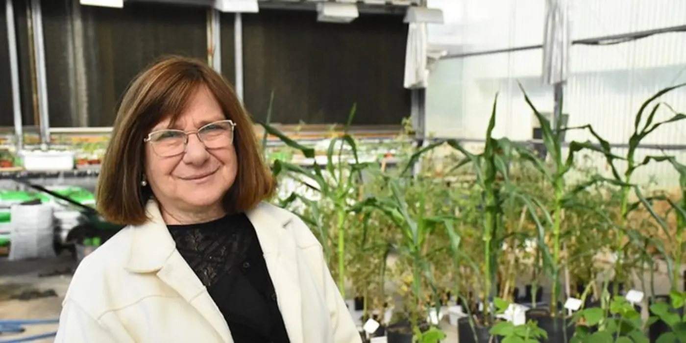 L’Oreal-UNESCO Awards Argentine Scientist Raquel Lia Chan