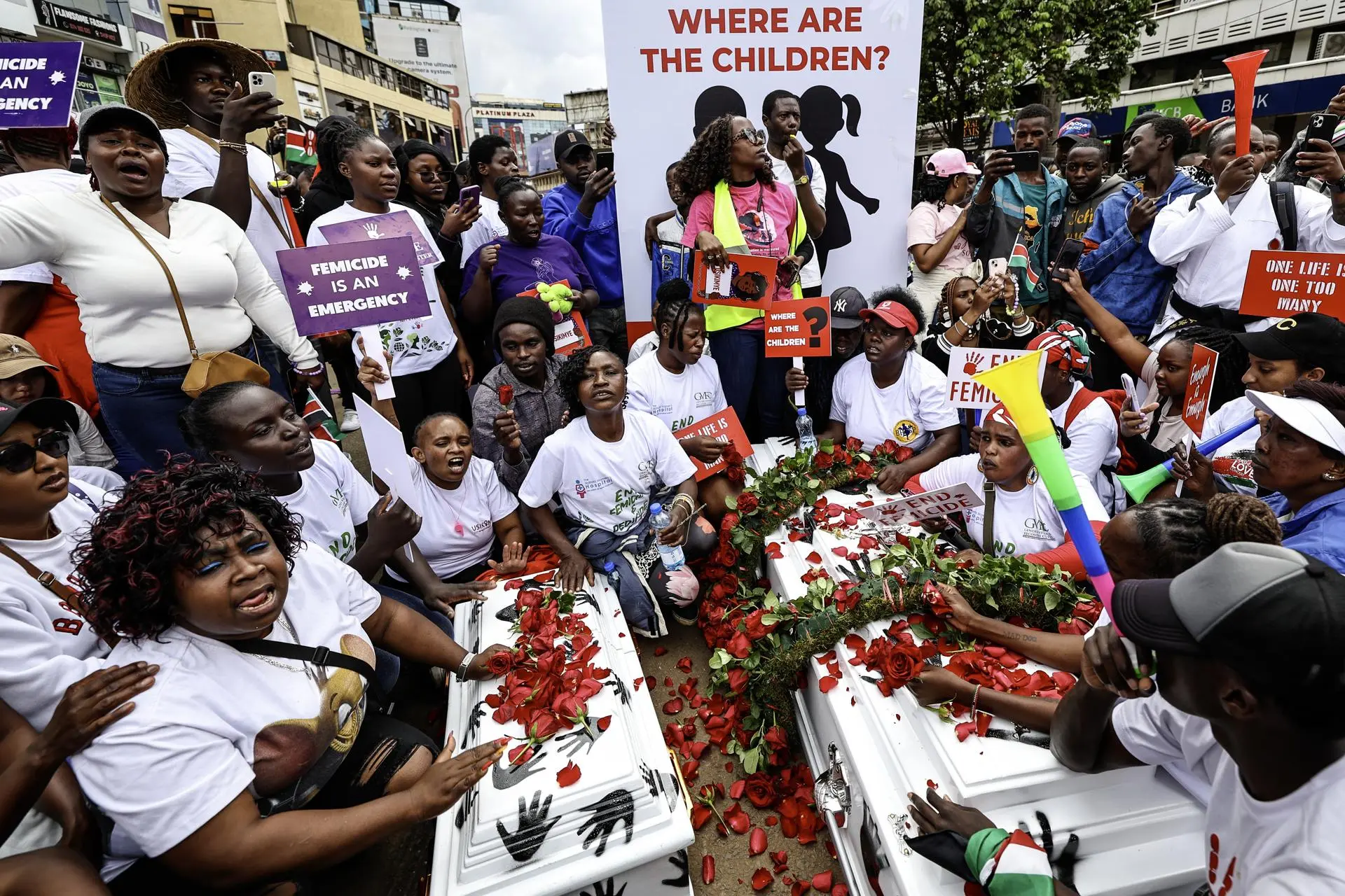 The Kenyan Women’s Lawyers Federation reported that it receives approximately 70 cases of gender-based violence each week at its three offices in Nairobi, Mombasa and Kisumu. Photo: EFE.