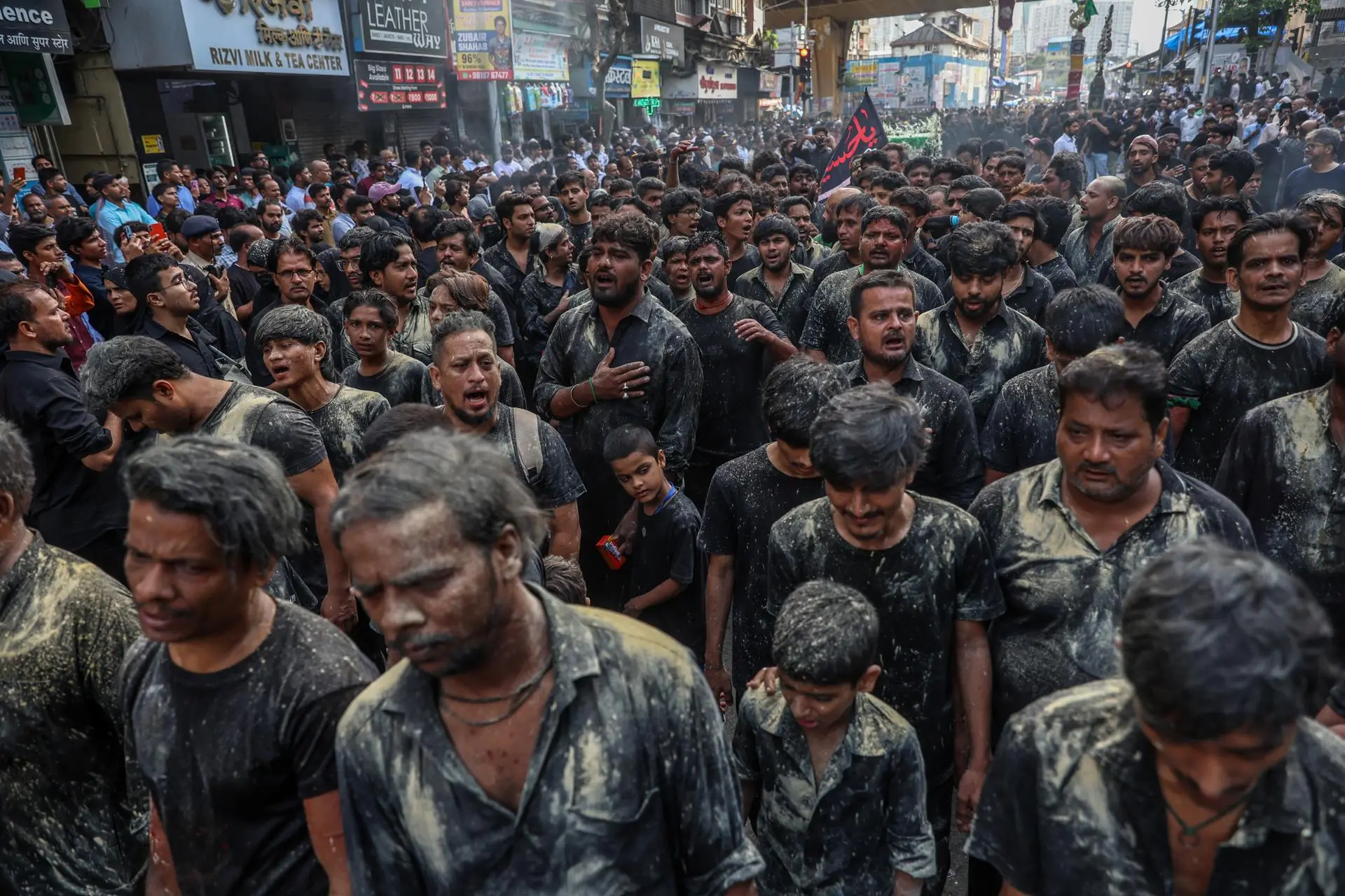 Thousands Join Ashura Procession in Mumbai, Remembering Karbala Martyrs