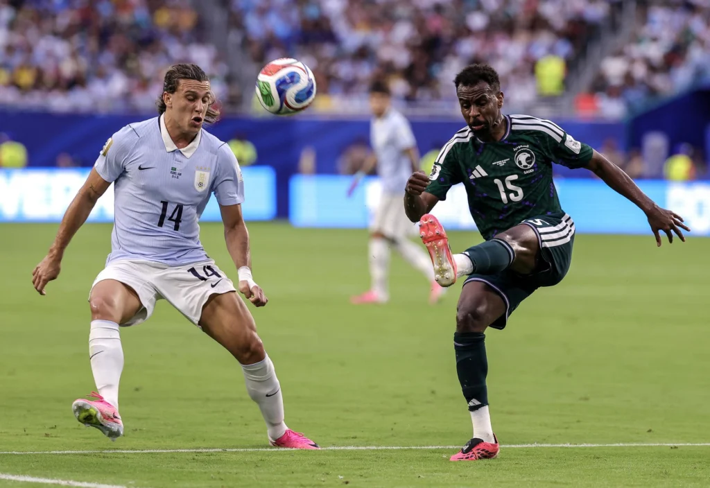 The Uruguayan team managed to save a point after recovering from an adverse score and debuted in Group H. Photo: EFE.