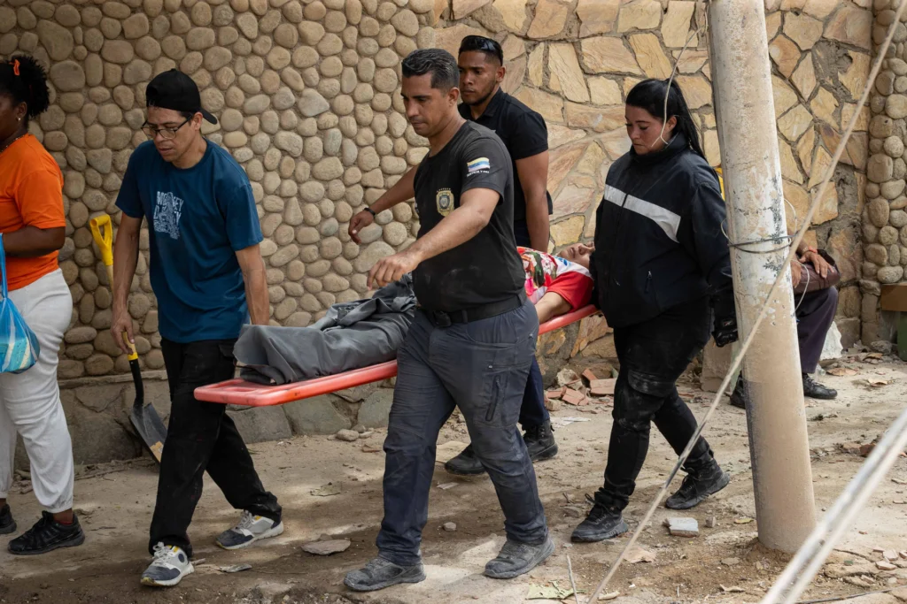 The Venezuelan teams are supported with the deployment of over 860 specialized international rescuers, mainly concentrated in La Guaira, Chacao and the municipality of Libertador in Caracas. Photo: EFE.