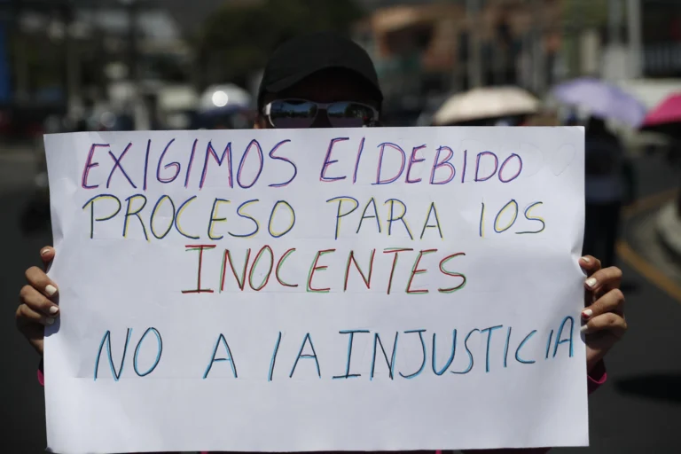 Salvadoran mothers protest in San Salvador demanding the release of detained relatives, individual trials, prison visits, state of emergency, human rights.