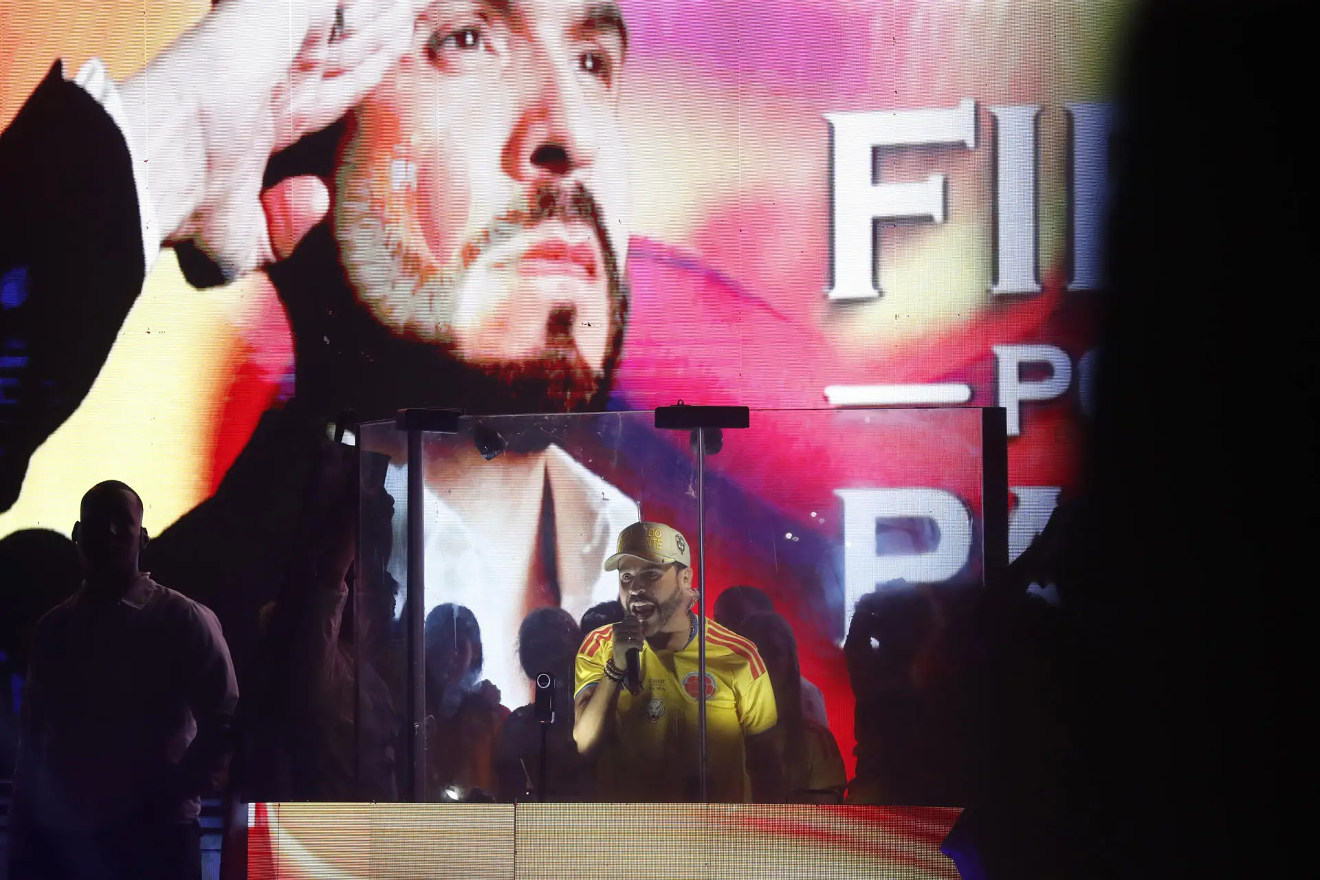 (FILE) Congressmen also denounce the interference of the Trump administration in favor of the far right candidate and demand to investigate alleged links with Alex Saab. Photo: EFE.