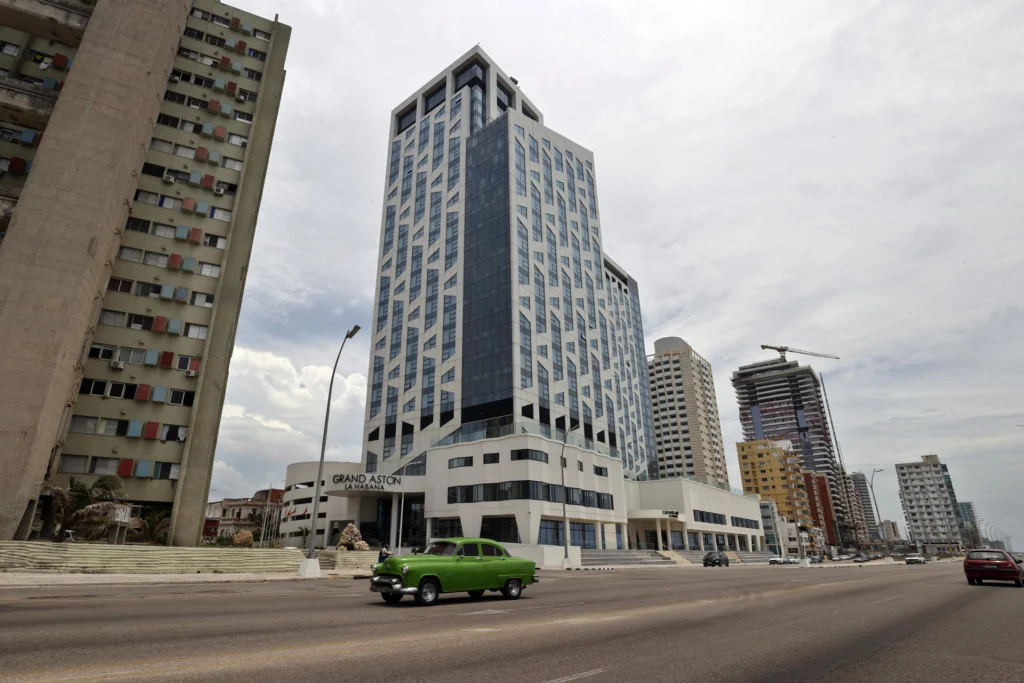 So far in 2026, the U.S. oil blockade has caused only one oil vessel to enter Cuba in March. At the same time, new waves of unilateral coercive measures, issued in May and coming into force in June, set heavy penalties for foreign companies doing business on the country. Photo: EFE.