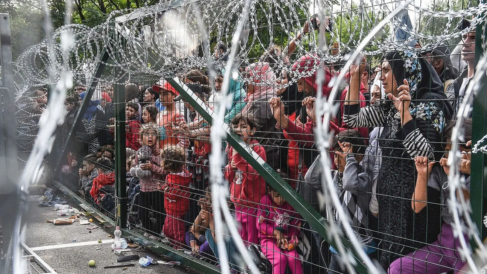 This new legislative framework aims to expedite deportations and enforce much stricter migration controls across the continent. Photo: RTVE.