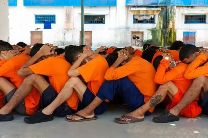 Ecuador juvenile detention centers, prison overcrowding, adolescent detainees, organized crime, youth recruitment, Guayaquil, Esmeraldas.