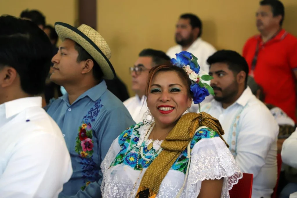 Maya language, Yucatán, Mexico, Indigenous languages, Maya speakers, language preservation, Renili, Inegi