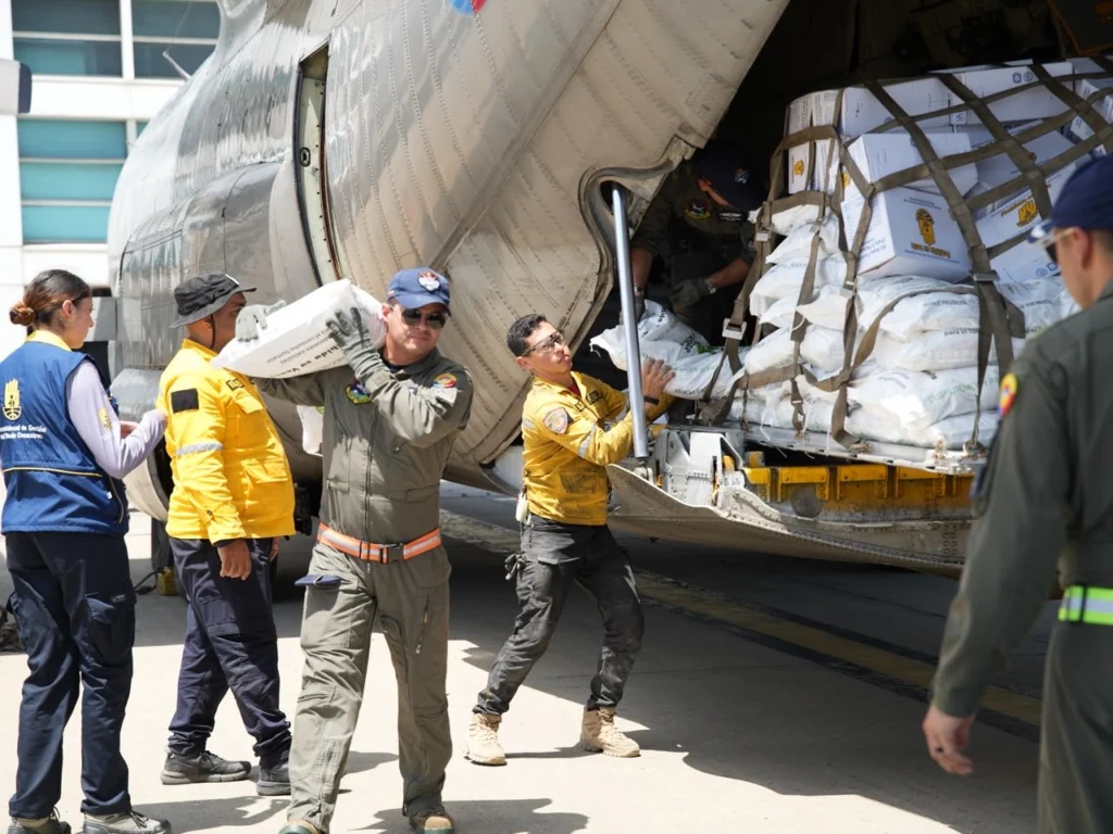 Colombia humanitarian aid flight to Venezuela, Yván Gil, Milton Rengifo Hernández, Simón Bolívar International Airport, humanitarian cooperation, Gustavo Petro