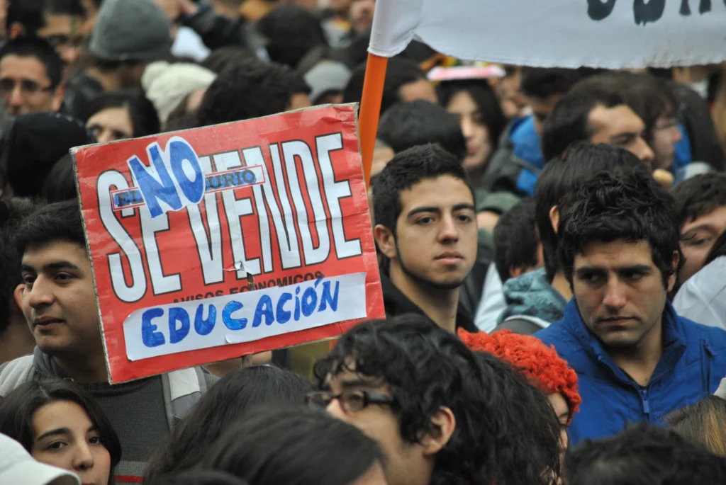 Chilean President Kast’s Budget Cuts Ignite Resistance