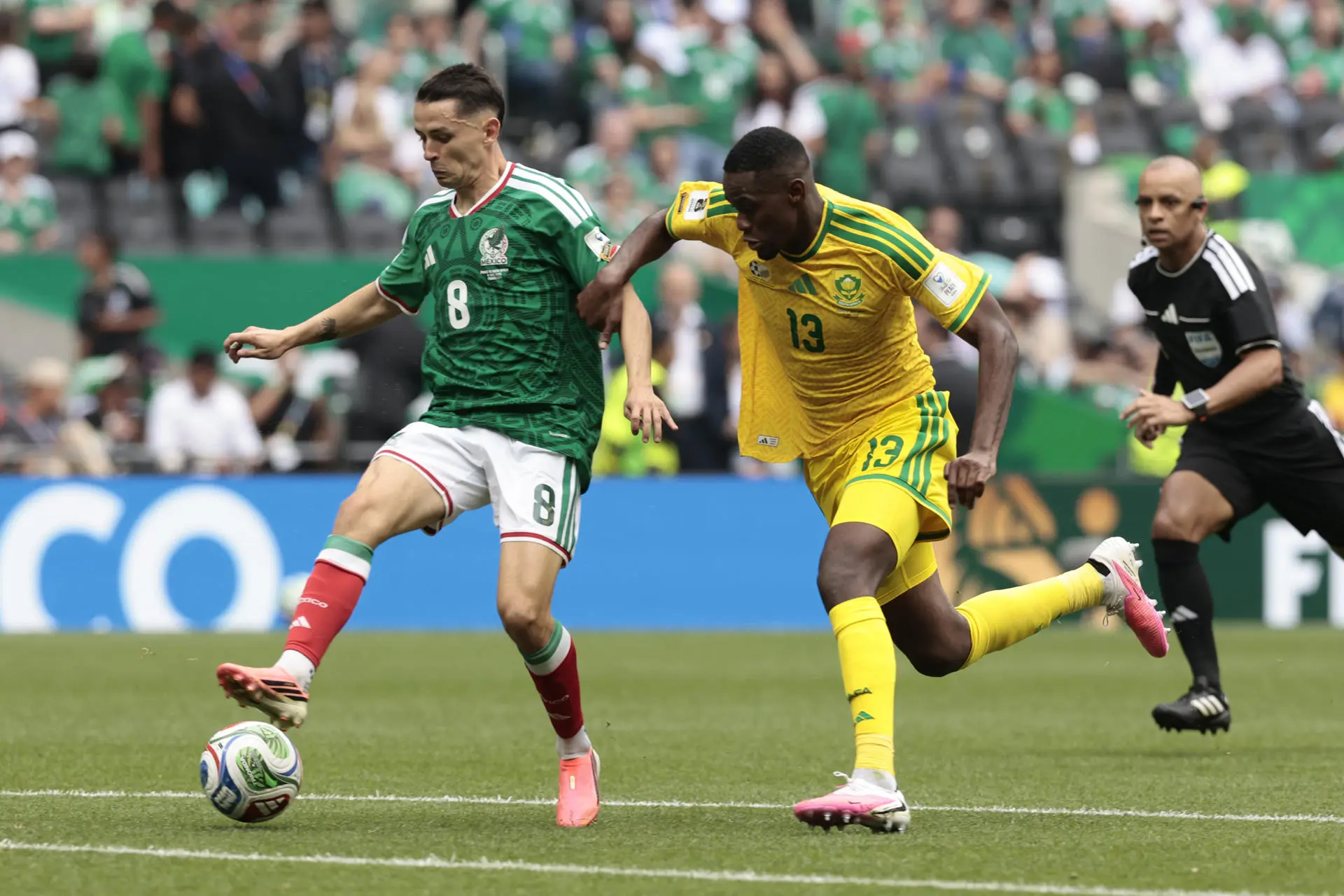 The victory provides the Mexican squad with essential momentum for their upcoming group stage matches. Photo: EFE.