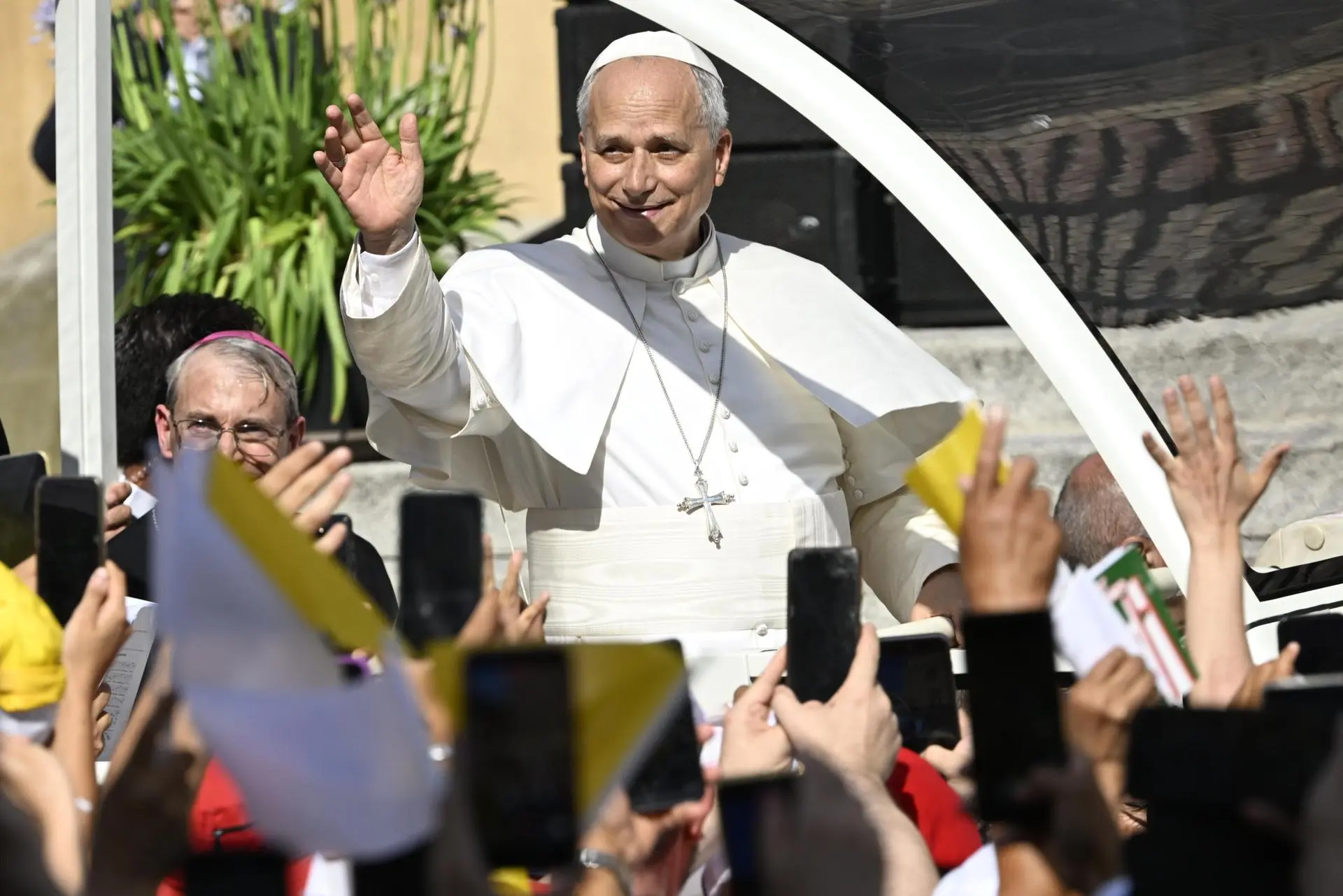 (FILE) The financial contribution sent from the Vatican will strengthen soup kitchens and emergency collection centers in affected areas. Photo: EFE.