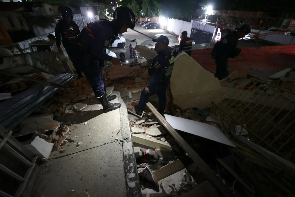 Diosdado Cabello reported that the citizen security authorities and risk management bodies carry out constant monitoring to assess the structural situation and respond immediately to any emergency reported by the Venezuelan communities. Photo: EFE.