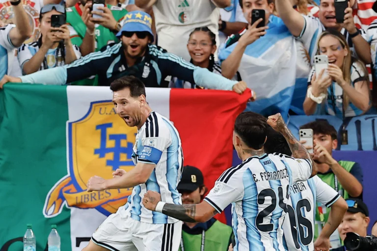 Argentina is the first Latin American team to win a match since the start of the World Cup. Photo: EFE.
