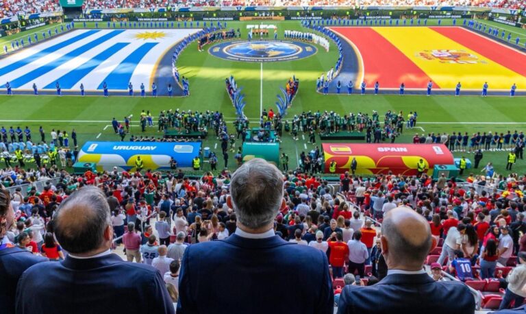 Esta eliminación de la selección uruguaya representa la segunda consecutiva en la fase de grupos de un torneo mundial. Foto: EFE.