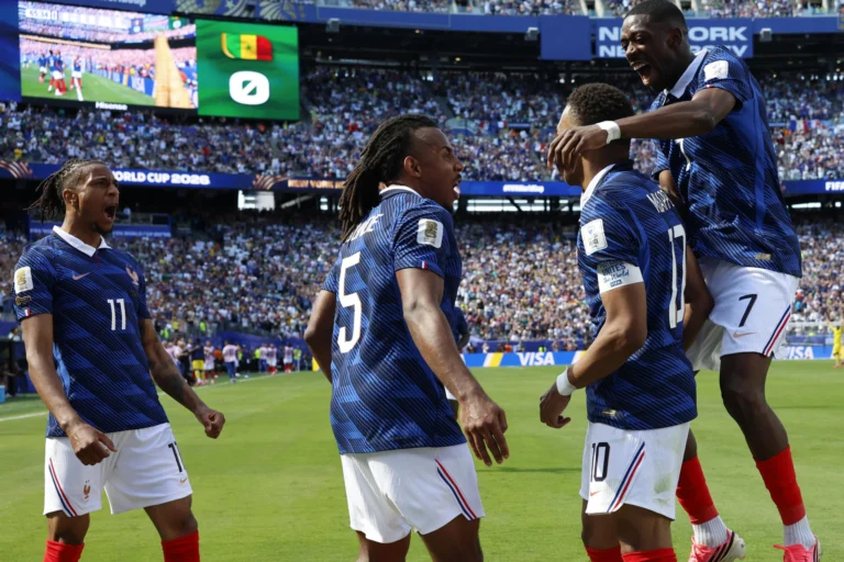 The European squad secured its first three points in the international competition, solidifying its position as a one of the major contenders for the title. Photo: EFE.
