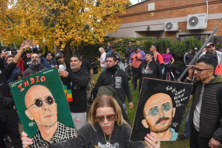 Carlos Alberto "Indio" Solari marked one of the most influential trajectories of Argentinean music, a reference in counterculture and creator of a work that transformed his country’s rock into a popular phenomenon with massive reach. Photo: EFE.