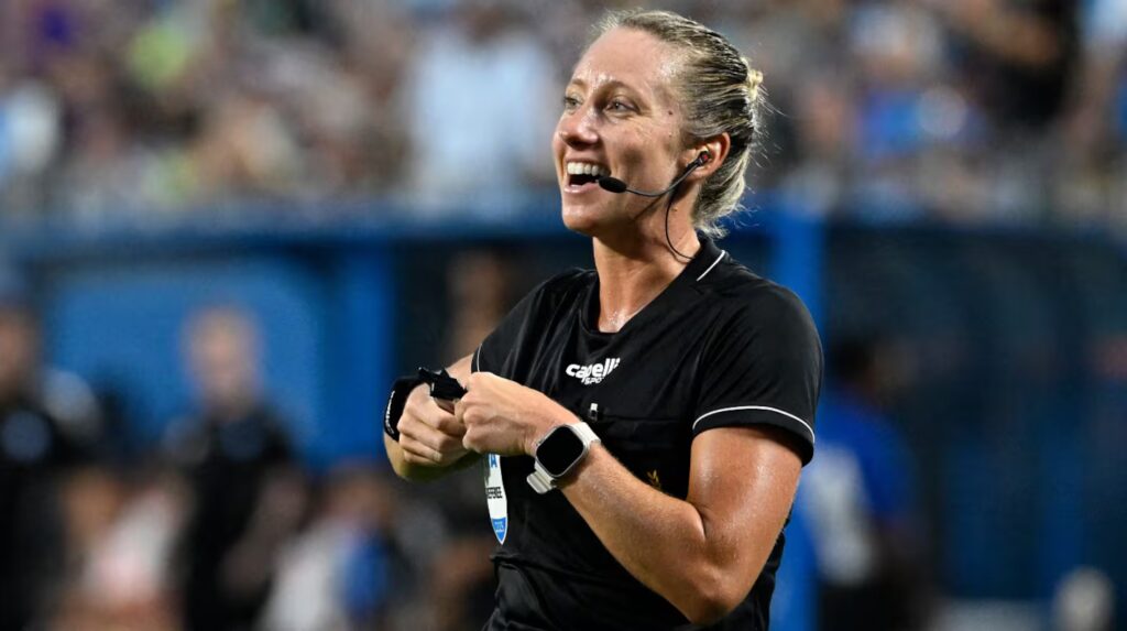 The meeting, valid for the second date of the group stage, represents a highly significant event for the development of gender equity in international football. Photo: Reuters.