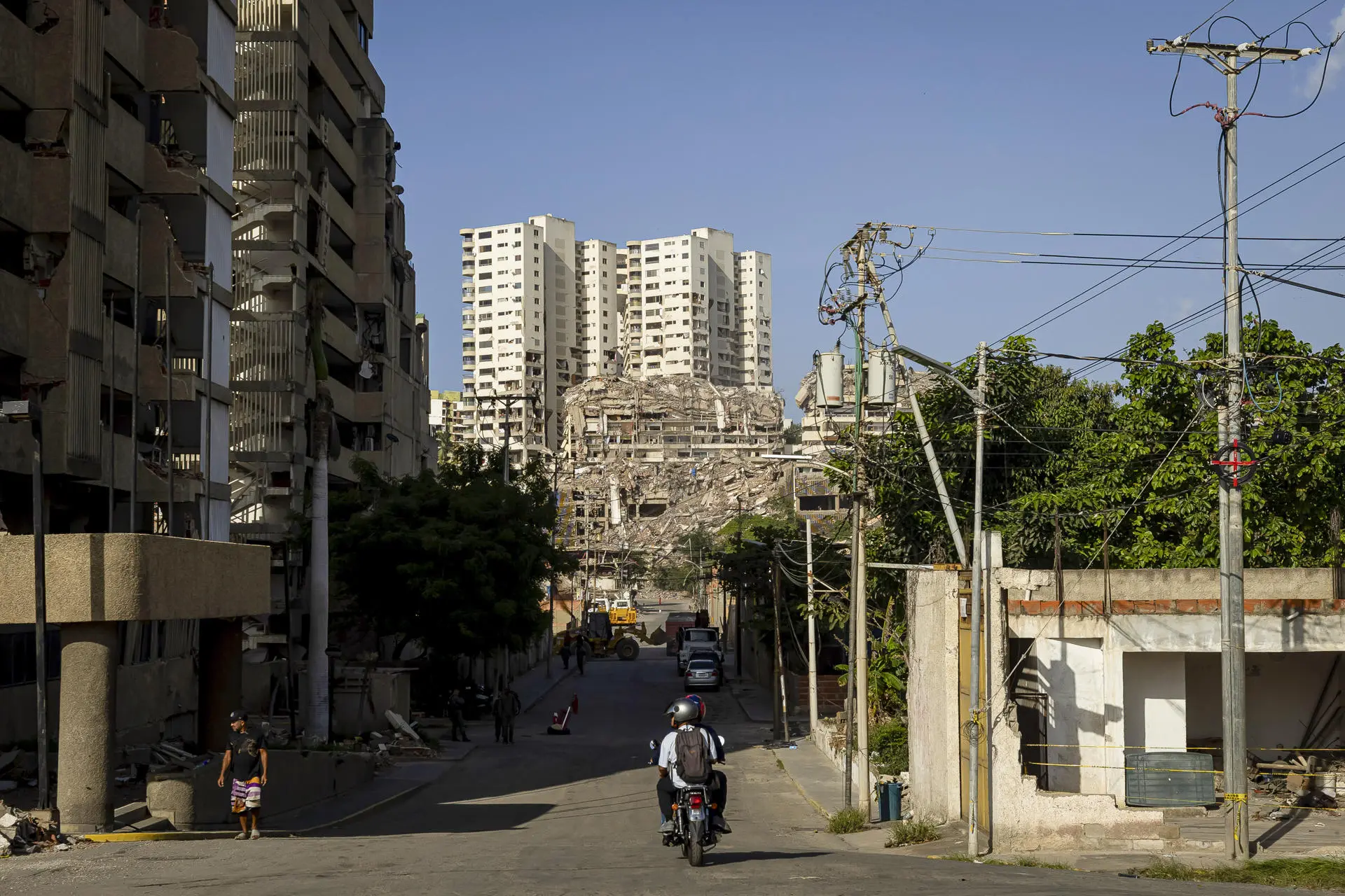 U.S. Representatives Urge Lifting Sanctions on Venezuela After Deadly Earthquakes