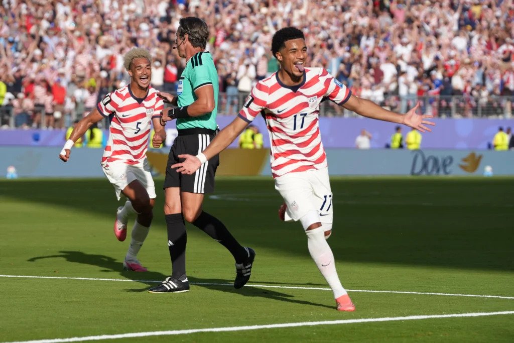 With this triumph, the US secured a place among the top 16 of the tournament. Photo: EFE.