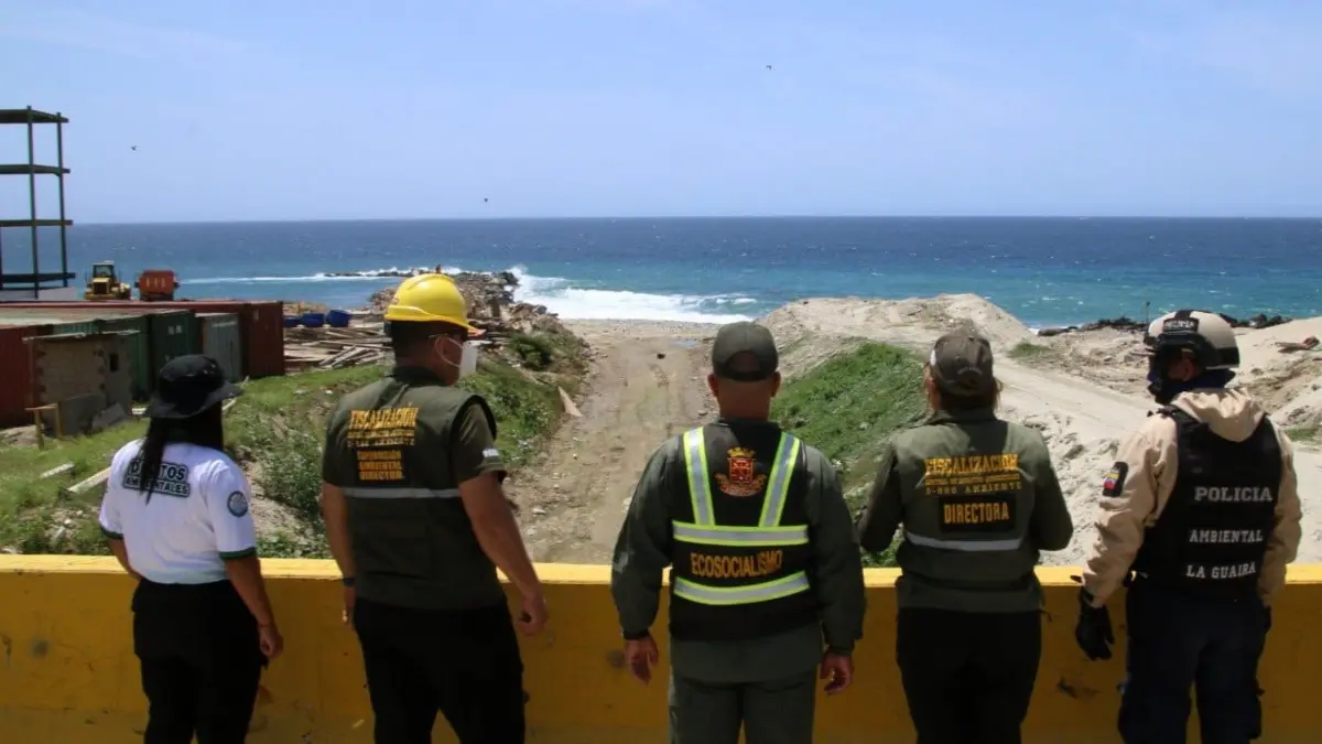 La Guaira coastal monitoring, Venezuela earthquakes, environmental surveillance, debris disposal, coastal ecosystem protection, disaster recovery