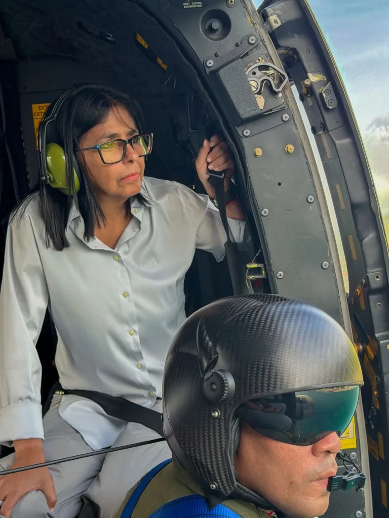 Acting President Delcy Rodríguez, La Guaira, Venezuela, earthquakes, aerial inspection, emergency response, temporary shelters, Funvisis