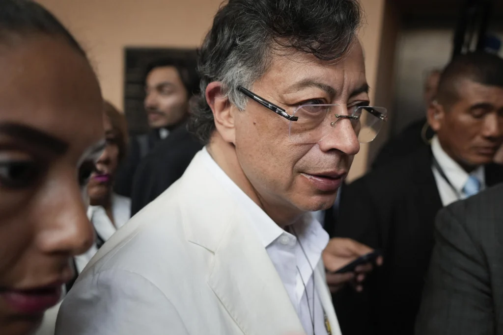 President Gustavo Petro defends the achievements of citizen security and warns about the risks of militarizing working-class neighborhoods under the repressive U.S. model. Photo: EFE.