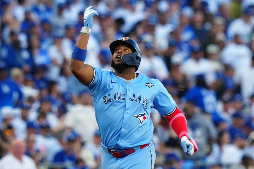 The Dominican baseboll player used his digital platforms to enlist the support of the international community for immediate humanitarian assistance work in the South American country. Photo: AP.