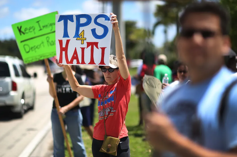 Members of the Haitian community in the United States are exposed to deportation proceedings after the expiration of temporary protection granted by the TPS. Photo: Getty images.
