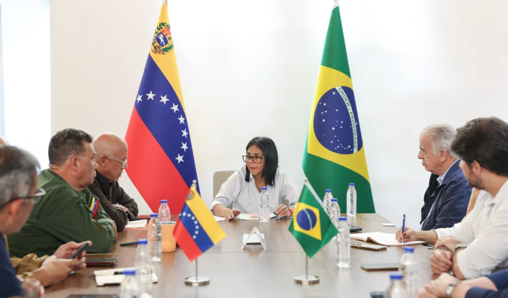 Brazilian Defense Minister José Múcio Monteiro, special envoy of President Lula da Silva, emphasized the proximity between Caracas and Brasília, as well as the readiness to continue working with Venezuela in the emergency response. Photo: Venezuelan Presidential Press.
