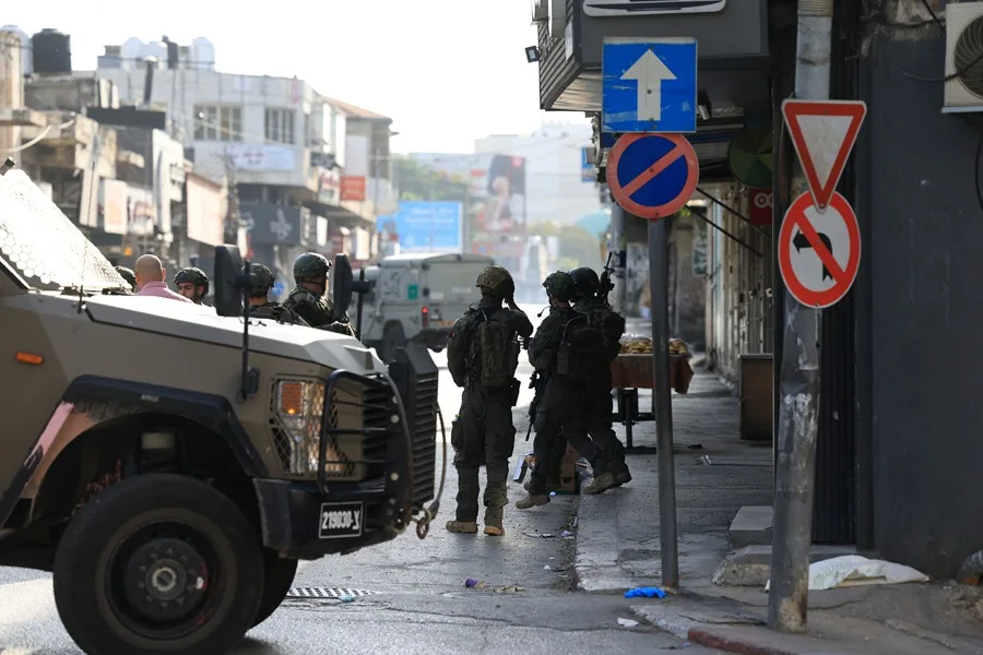 Israeli Siege Forces Nablus Women to Give Birth in Ambulances