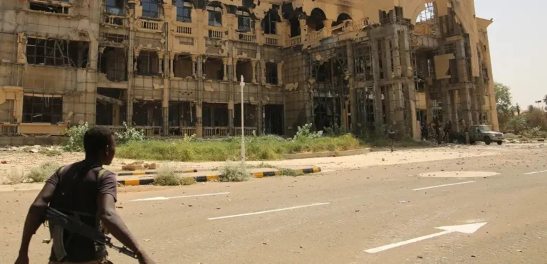 The Sudanese army has a documented history of using Antonov aircraft to drop unguided munitions during previous internal conflicts.  Photo: AP / DPA.