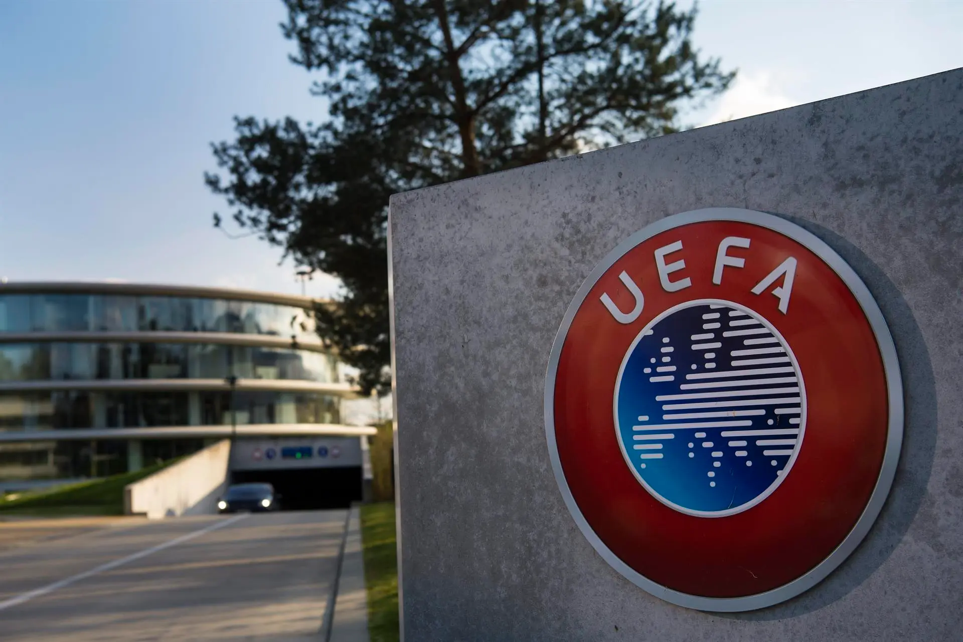 UEFA warned that football governance is not a marketable asset and denouncing the lack of transparency over the deal's economic benefits. Photo: EFE.