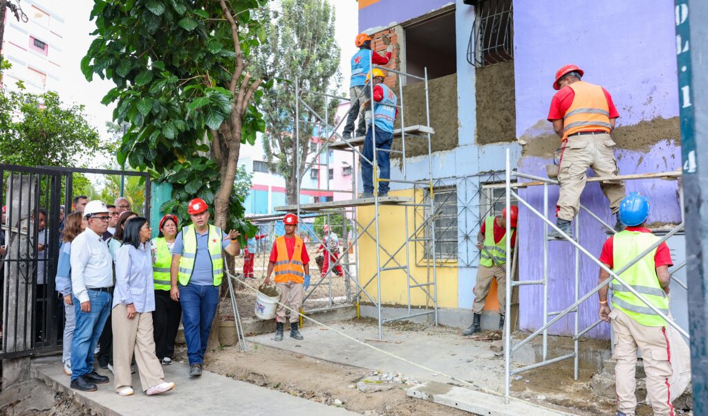 The People’s Power organization and community self-management are key to the process of rebuilding homes after the earthquakes. Photo: Venezuelan Presidential Press.