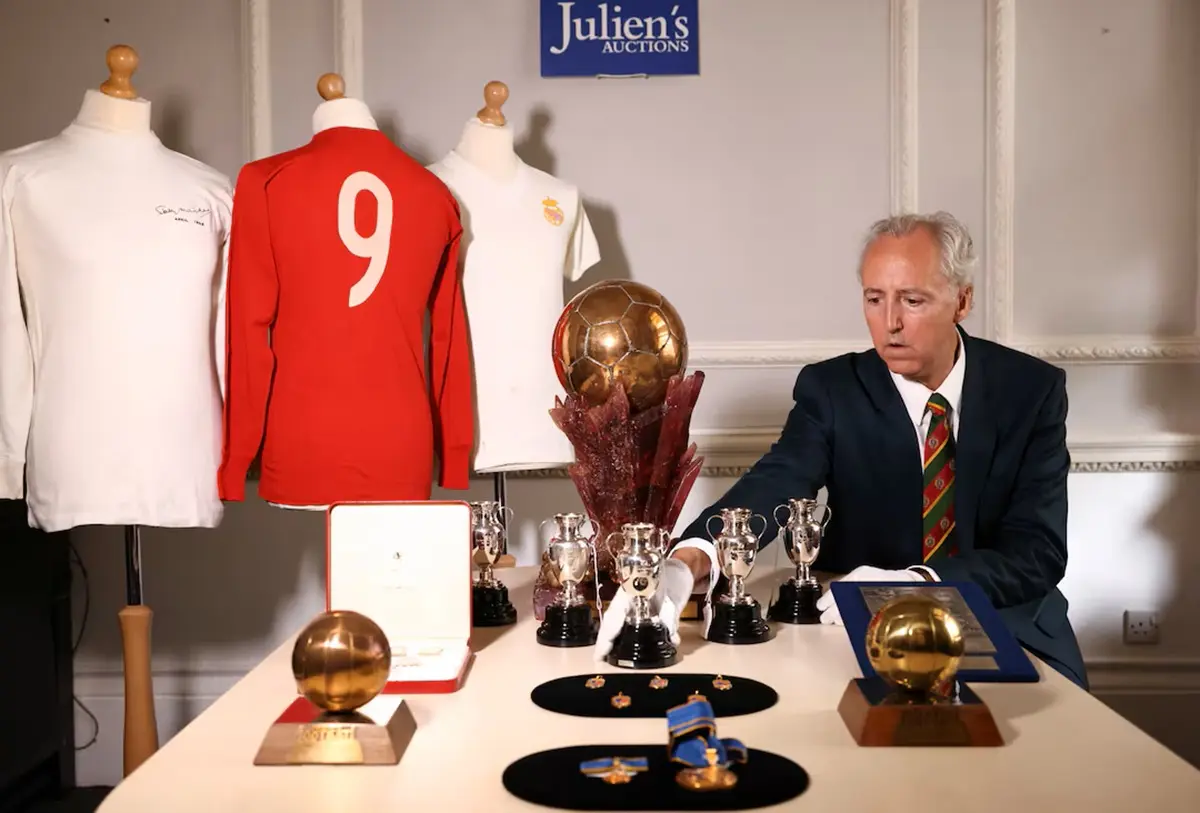 Julien’s Auctions Launches 300 Lots of Sports Memorabilia