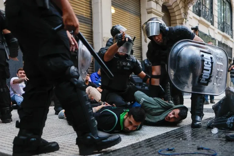 Argentina police repression during protest in front of Congress