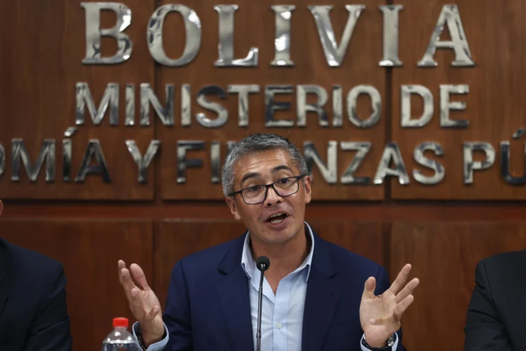 The final amount of the credit agreement represents a significant downsizing from the figures initially communicated by the government of Rodrigo Paz. Photo: EFE.