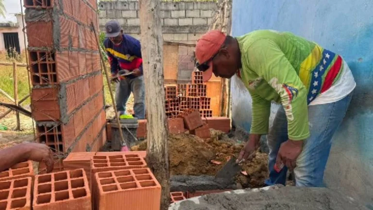 Venezuela earthquakes, Venezuela Renace Plan, housing reconstruction, La Guaira, structural inspections, temporary camps, humanitarian response, housing registry